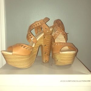 🍋 1970s style platforms by Jessica Simpson 🍋
